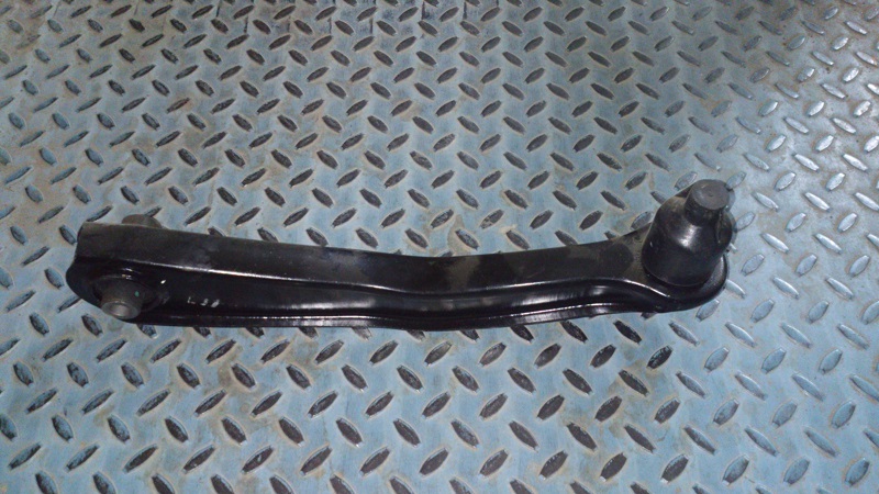 картинка РЫЧАГ ЗАДНЕЙ ПОДВЕСКИ НИЖНИЙ ПРАВЫЙ В СБОРЕ M1, M2 BRILLIANCE  3004295